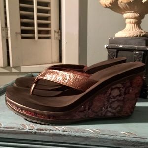 Very Volatile Flip Flops